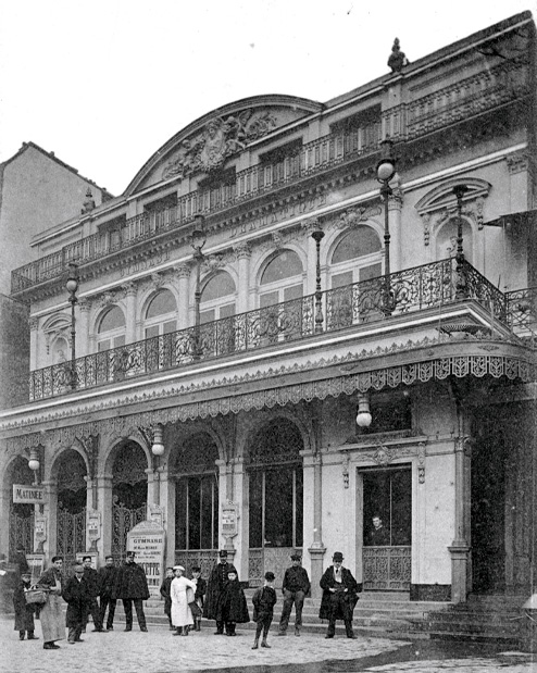 Ancienne photo en noir et blanc de la devanture du Théâtre